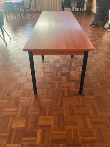 20 tafels. 120x80cm beschikbaar voor biedingen