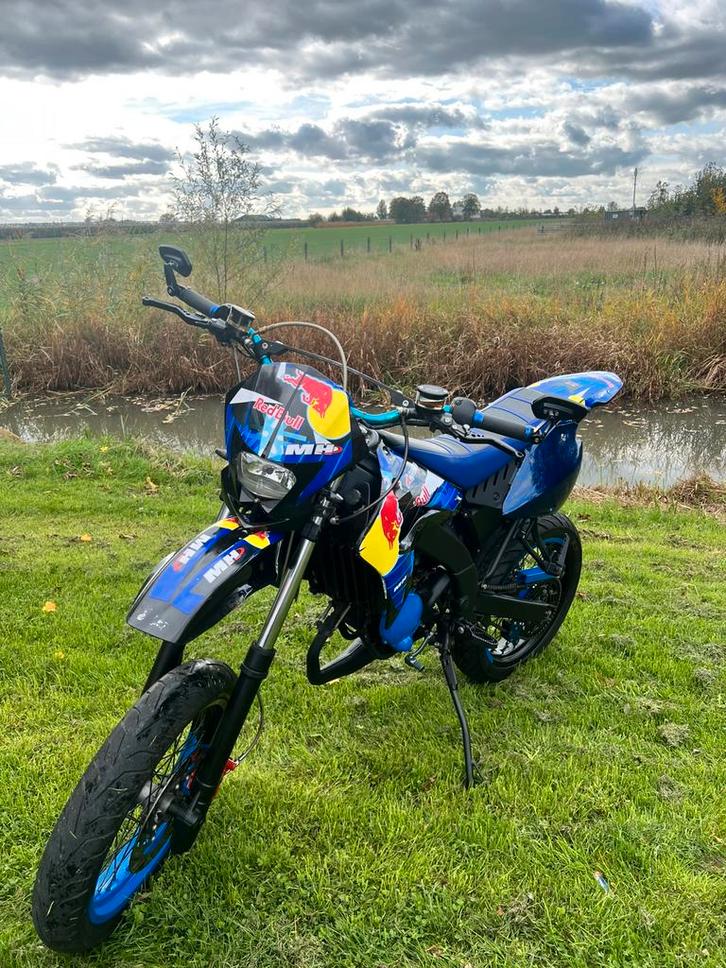 Motorhispania RYZ 50 - Volledig Gereviseerd!, Fietsen en Brommers, Brommers | Overige merken, Zo goed als nieuw, Maximaal 45 km/u