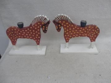 Diverse  Vintage Scandinavische  houten kandelaars beschikbaar voor biedingen
