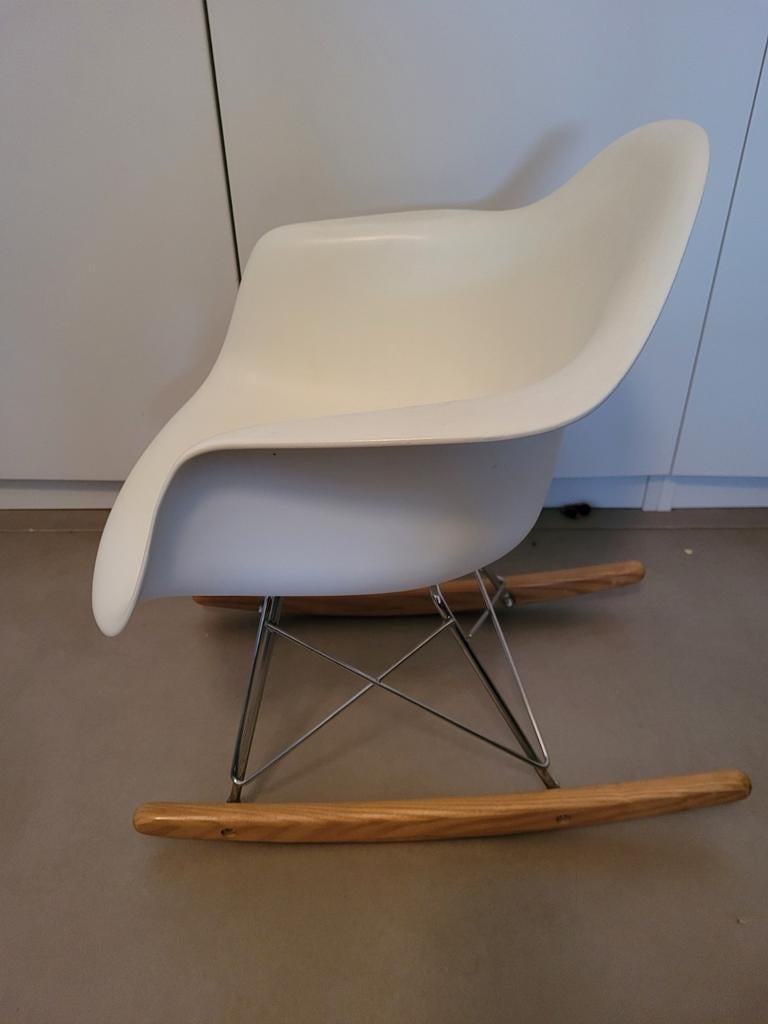 Kinder schommelstoel, Kinderen en Baby's, Kinderkamer | Tafels en Stoelen, Ophalen, Zo goed als nieuw, Stoel(en)