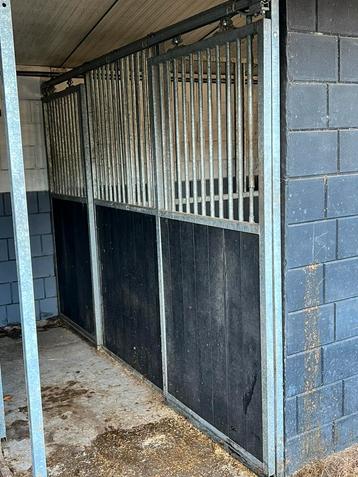 Stalwand / tussenschot / voorfront / paardenstal beschikbaar voor biedingen