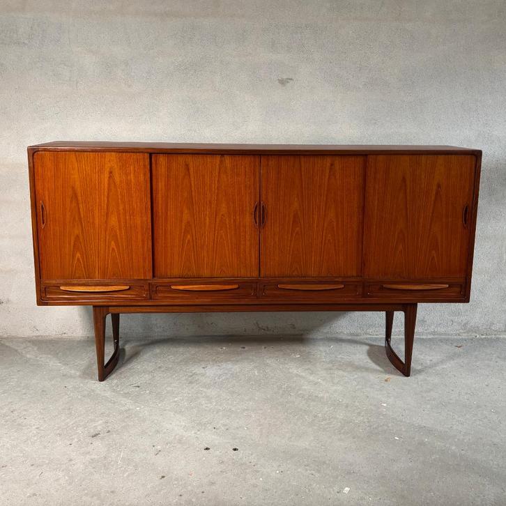 Sofus Jørgensen – Teakhouten Highboard/kast, Denemarken, Huis en Inrichting, Kasten | Vitrinekasten, Gebruikt, 100 tot 150 cm