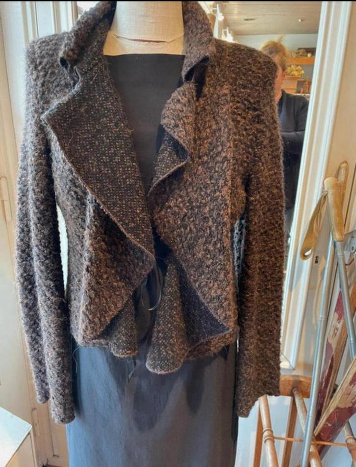 Boucle vest jasje colbert McGregor maat 38 ( m), Kleding | Dames, Truien en Vesten, Zo goed als nieuw, Maat 38/40 (M), Bruin, Ophalen of Verzenden