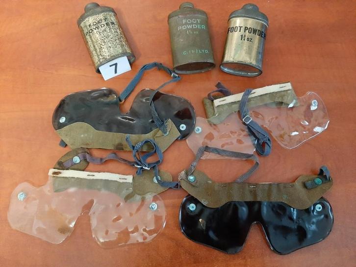 Toebehoren gasmasker gasmaskerbril en Footpowder, Verzamelen, Militaria | Tweede Wereldoorlog, Landmacht, Kleding of Schoenen