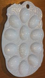eierbord voor 12 eieren   1955, Keramiek, Ophalen of Verzenden, Overige stijlen, Schaal of Schalen