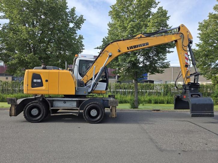 liebherr a916 year 2017, Zakelijke goederen, Machines en Bouw | Kranen en Graafmachines, Kraan