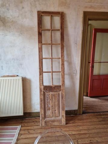 Deur vitrine kast antiek beschikbaar voor biedingen