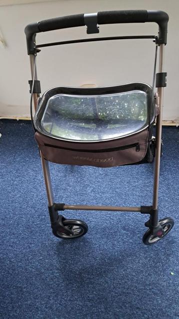 Licht gewicht rollator beschikbaar voor biedingen