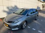 Toyota Auris 1.8 Hybrid Touring Sports 2013 FULL OPTIONS, Auto's, Toyota, 136 pk, Zwart, Leder, 25 km/l