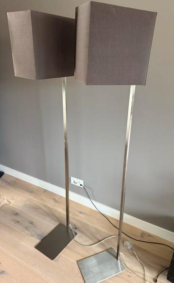 2x Philips Eseo vloerlampen beschikbaar voor biedingen