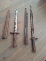 2 bajonetten zwaarden messen antiek, Verzamelen, Ophalen of Verzenden, Landmacht