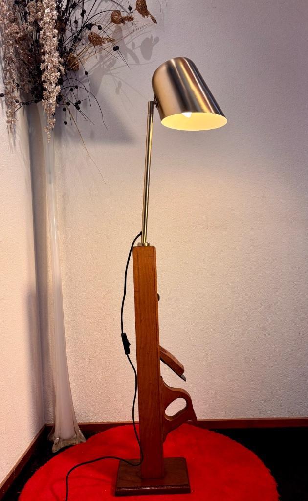 Vloerlamp "Voorloper Nooitgedacht", Huis en Inrichting, Lampen | Vloerlampen, Gebruikt, 100 tot 150 cm, Hout, Metaal, Overige materialen