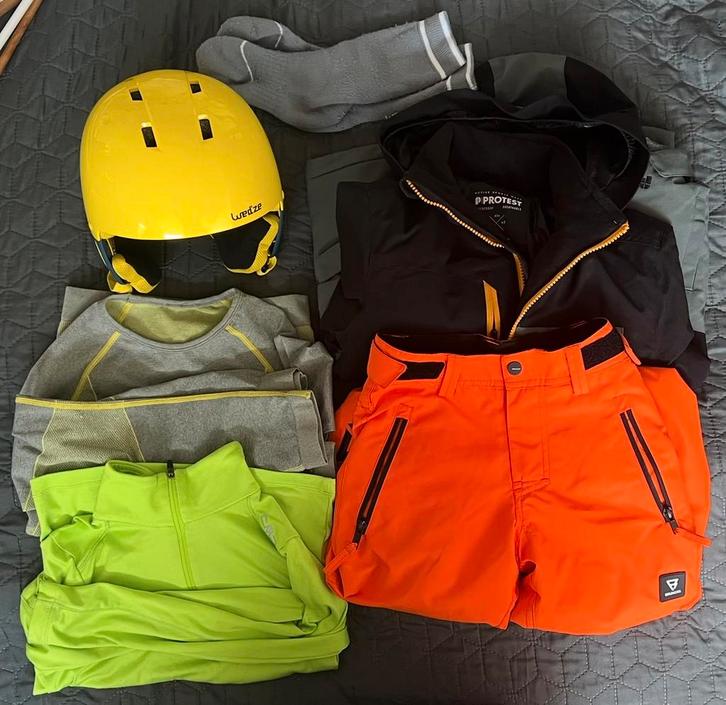 Complete ski set jongen (8-gelige set) maat 122/128, 134, Kinderen en Baby's, Kinderkleding | Kinder-kledingpakketten, Zo goed als nieuw
