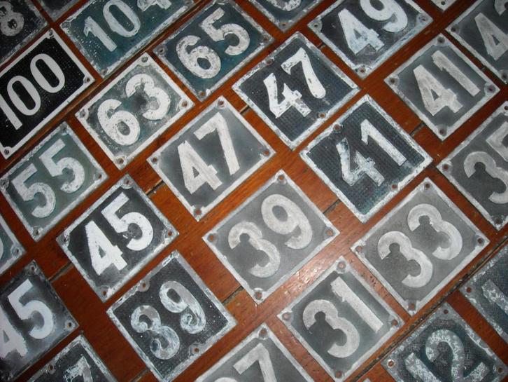 echt oud nederlands huisnummer metaal blauwwit nummerbord, Antiek en Kunst, Antiek | Overige Antiek, Ophalen of Verzenden