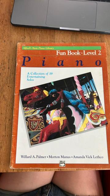 Alfred Piano fun book level 2 beschikbaar voor biedingen