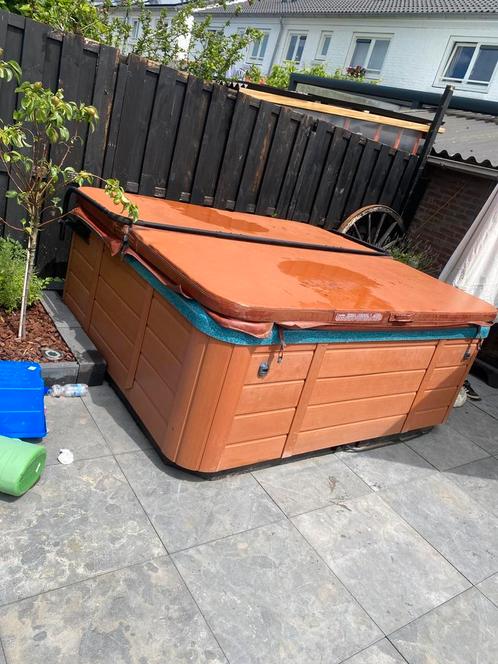 Te koop super nette jacuzzi 5/6 persoons werkt perfect, Tuin en Terras, Bubbelbaden en Hottubs, Vast, Afdekzeil, Filter, Ophalen