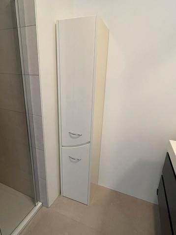 Badkamerkast 180 x 36 x 33 hxbxd beschikbaar voor biedingen