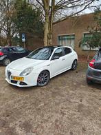 Alfa Romeo Giulietta 1.4 Turbo Multi AIR 2011 Wit, Auto's, Alfa Romeo, Voorwielaandrijving, 65 €/maand, 4 cilinders, Wit