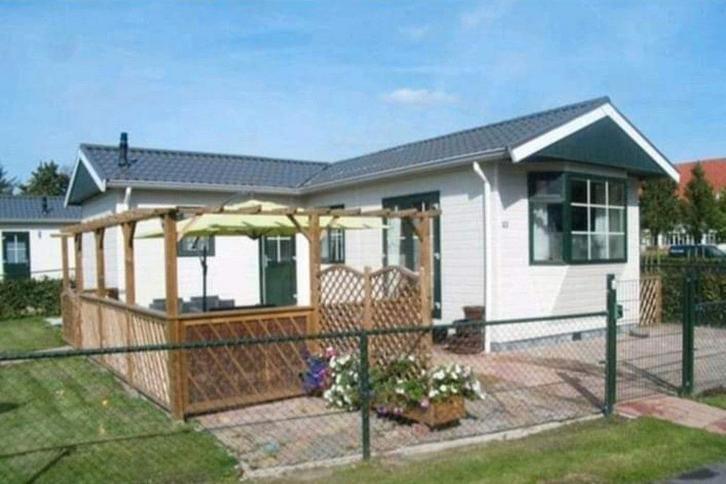 Vakantie woning incl..grond te koop, Huizen en Kamers, Kamers te huur