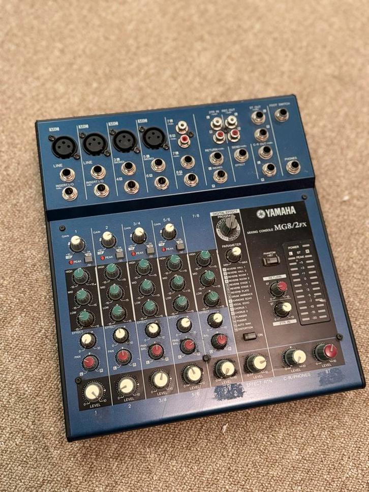 Yamaha MG8/2FX Mengpaneel - Goed Onderhouden, Muziek en Instrumenten, Mengpanelen, Gebruikt, 5 tot 10 kanalen, Microfooningang