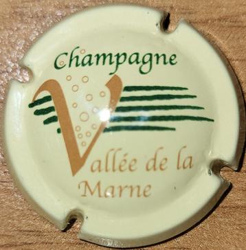 Champagnecapsule VALLÉE DE LA MARNE crème omtrek nr.10 beschikbaar voor biedingen