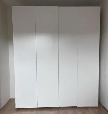 Ikea Pax kledingkast met schuifdeuren beschikbaar voor biedingen