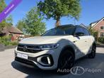 Volkswagen T-ROC DSG 1.5. TSI BUSINESS 3 X R-LINE PANORAMA D, 1258 kg, 4 cilinders, Alcantara, Grijs