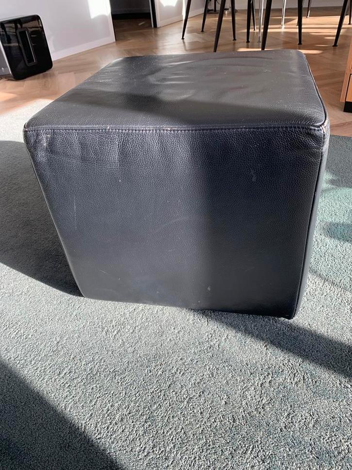 Leren Poef - Stijlvol & Comfortabel, Huis en Inrichting, Banken | Voetenbanken en Poefen, Gebruikt, Minder dan 50 cm, Vierkant