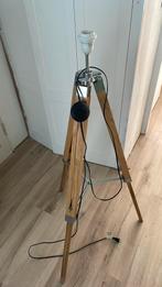 Staande lamp met houten statief, Ophalen, 100 tot 150 cm, Zo goed als nieuw, Metaal
