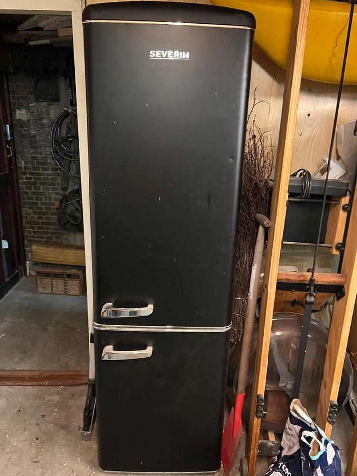 Retro Koelkast Severin - Zwart, Witgoed en Apparatuur, Koelkasten en IJskasten, Gebruikt, Met vriesvak, 100 tot 150 liter, 120 tot 140 cm