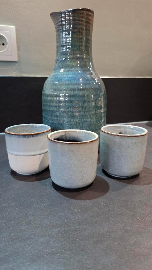 Keramieken Karaf groen met 3 kopjes, Huis en Inrichting, Keuken | Servies, Zo goed als nieuw, Overige typen, Overige stijlen, Keramiek