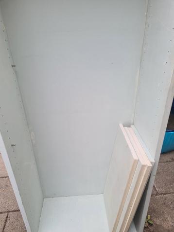 Ikea Billy boekenkast met 4 planken. - afbeelding 1