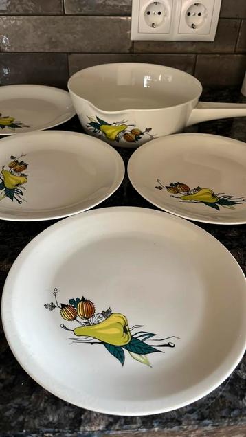 4 bordjes en steelschaal Primabella Villeroy & Boch beschikbaar voor biedingen