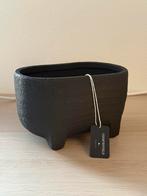 Countryfield bloempotten ovaal 1x zwart 1x wit, Ophalen of Verzenden, Zo goed als nieuw