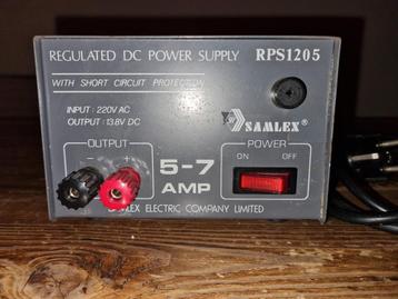 220V AC naar 13.8V DC Omvormer beschikbaar voor biedingen