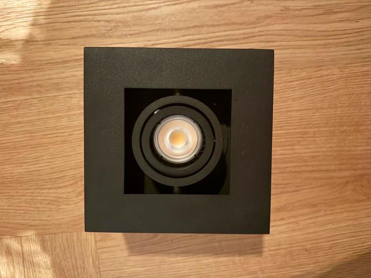 Nieuwe enkele spot, Huis en Inrichting, Lampen | Spots, Nieuw, Plafondspot of Wandspot, Metaal of Aluminium, Ophalen of Verzenden