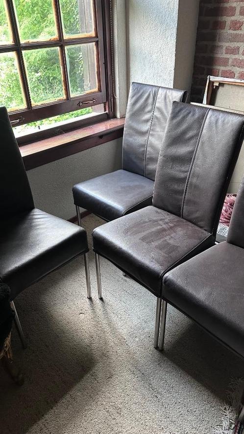 1	6 Leren Eetkamerstoelen – Donkerbruin, Comfortabel en Stij, Huis en Inrichting, Stoelen, Zo goed als nieuw, Vijf, Zes of meer stoelen