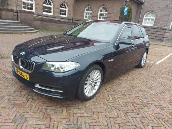 BMW 5-Serie 528I touring 360cam pano virtual cockpit flipers, Auto's, BMW, Particulier, 5-Serie, 360° camera, ABS, Achteruitrijcamera