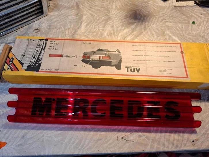 Mercedes W201 Heckblende N.O.S. Uniek!, Auto-onderdelen, Verlichting, Mercedes-Benz, Oldtimer onderdelen, Nieuw, Ophalen of Verzenden
