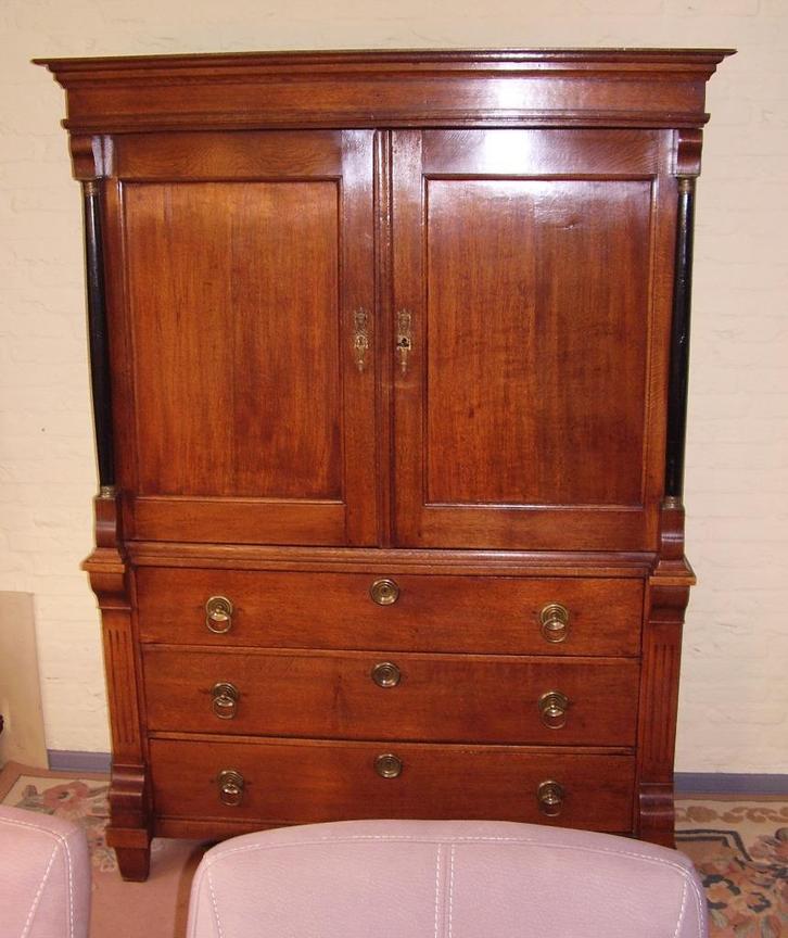 Klein 183 cm eiken empire kabinet linnenkast meidenkast., Antiek en Kunst, Antiek | Meubels | Kasten, Ophalen