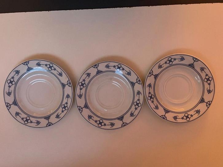 D211 Jager Saks Blau Saks Schoteltjes Schaaltjes Eisenberg, Huis en Inrichting, Keuken | Servies, Gebruikt, Kop(pen) en/of Schotel(s)