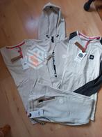 Nieuwe Vingino Daley Blind set broek vest shirt maat 14/164, Nieuw, Jongen, Ophalen of Verzenden, Setje