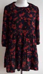 Zara zwart jurkje met rode bloemen print mt. M, Maat 38/40 (M), Ophalen of Verzenden, Zo goed als nieuw, Boven de knie