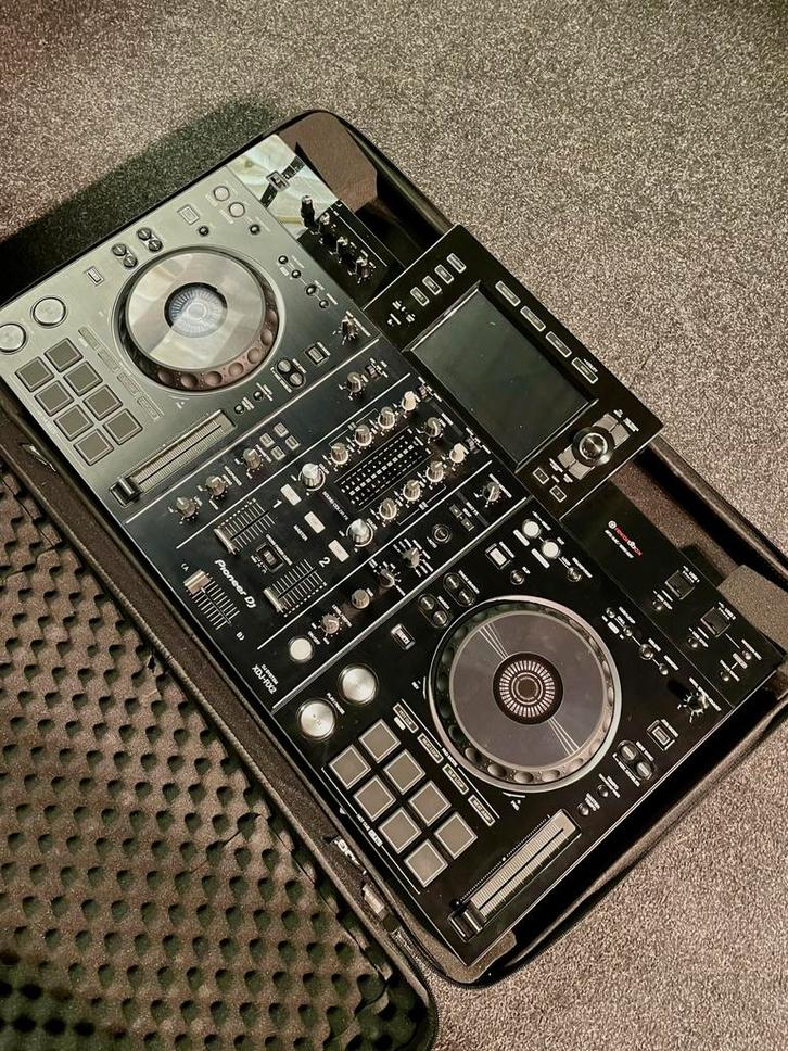 Pioneer XDJ-RX2 + UDG Flight Case, Muziek en Instrumenten, Dj-sets en Draaitafels, Zo goed als nieuw, Dj-set, Pioneer, Ophalen
