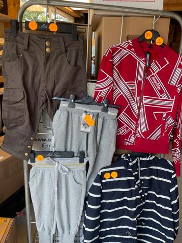 Te koop partij 387 st div kinderkleding beschikbaar voor biedingen
