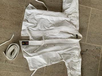 kinder krate kleding beschikbaar voor biedingen