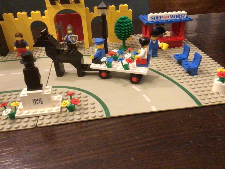 Vintage town square compleet, Kinderen en Baby's, Speelgoed | Duplo en Lego, Zo goed als nieuw, Lego, Complete set, Ophalen of Verzenden