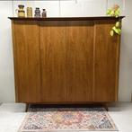 Prachtige royale vintage mid-century kledingkast linnenkast, Huis en Inrichting, Kasten | Kledingkasten, Ophalen, Gebruikt, Overige materialen