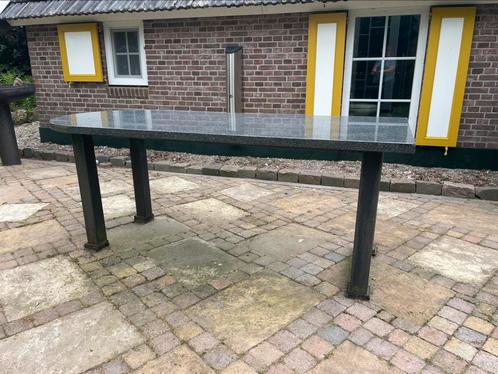 Buitenkans: prachtige natuurstenen tuintafel, Tuin en Terras, Tuintafels, Zo goed als nieuw, Rechthoekig, Ophalen
