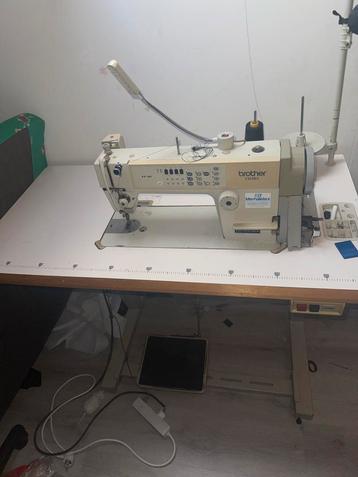 Brother Industriële Naaimachine SL-737A beschikbaar voor biedingen